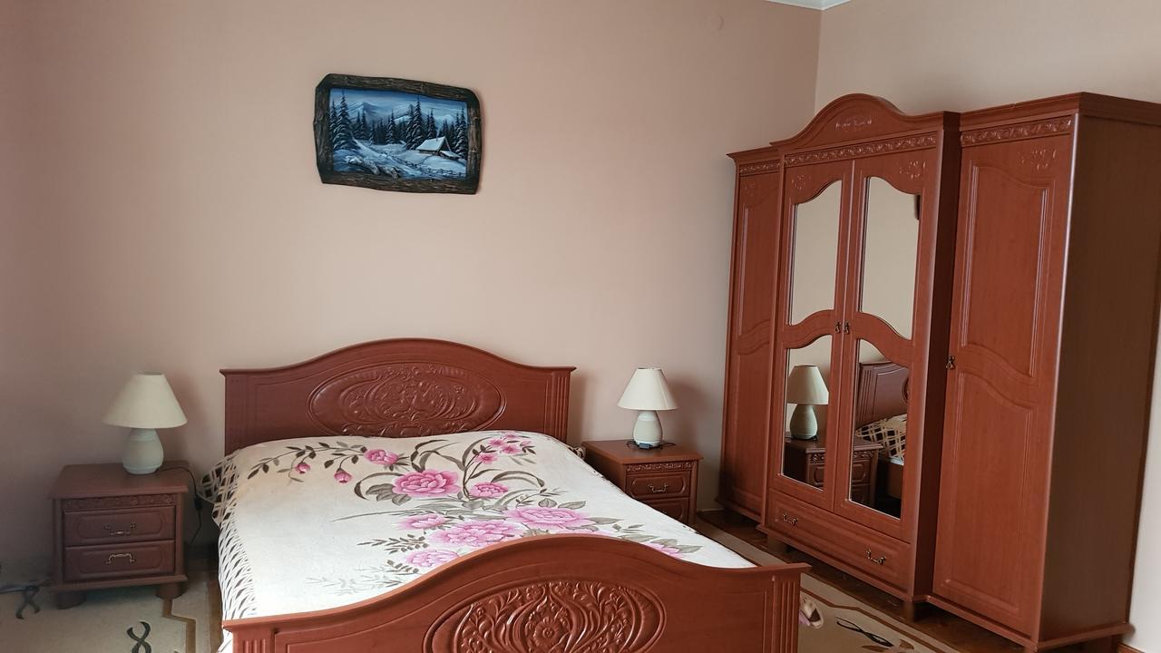 Hotel Lara Solochyn Esterno foto