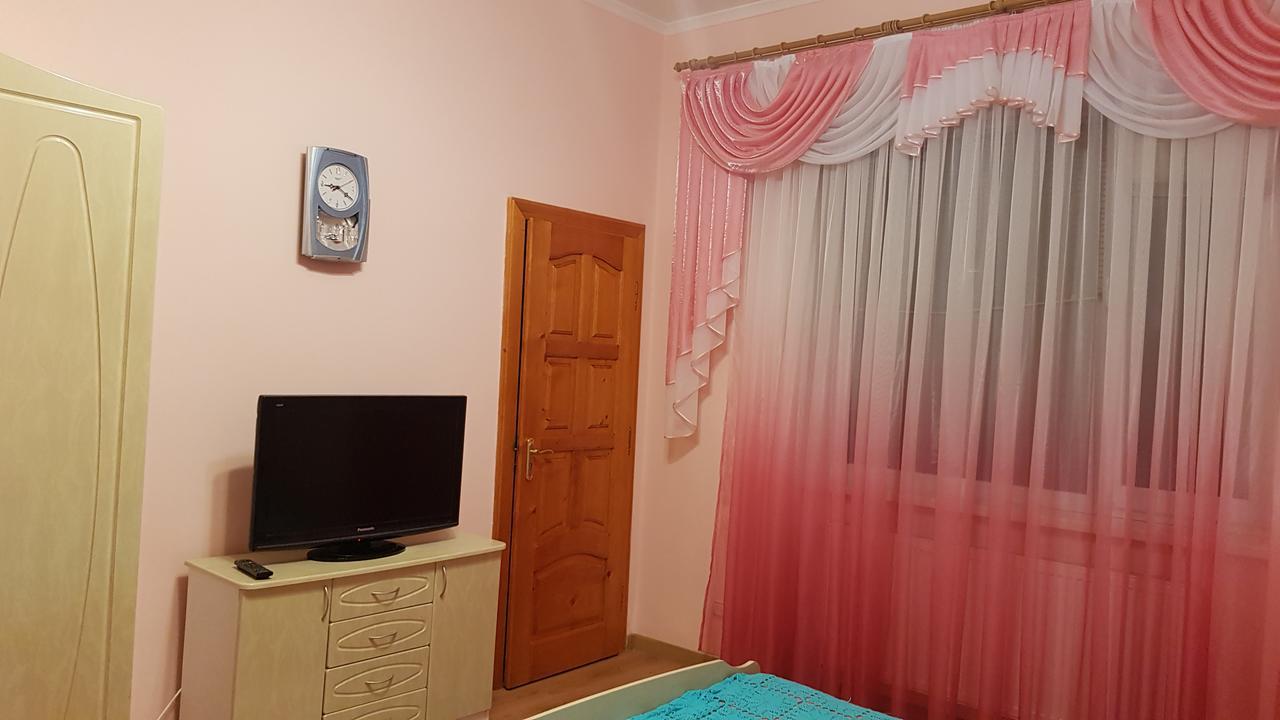 Hotel Lara Solochyn Esterno foto